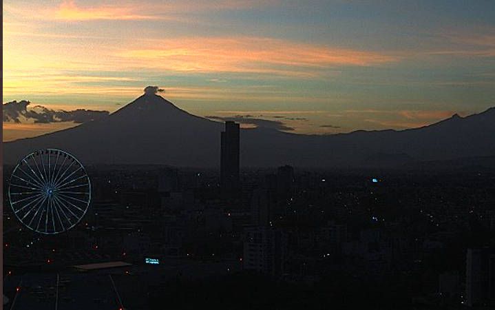 Sin control incendio en el Iztaccíhuatl