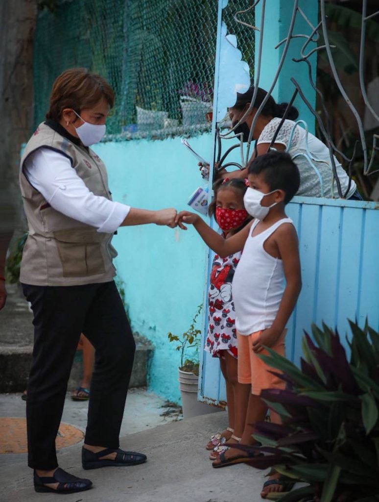 Gobierno municipal distribuye juguetes a niños