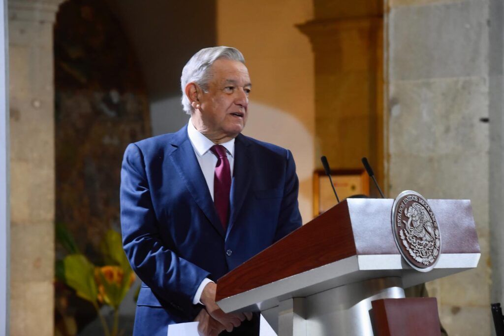 Pide AMLO tener confianza en la vacuna