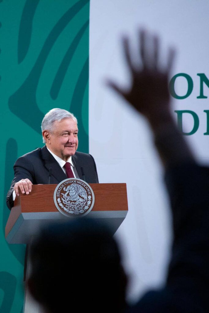 No se cancelarán megaproyectos: AMLO