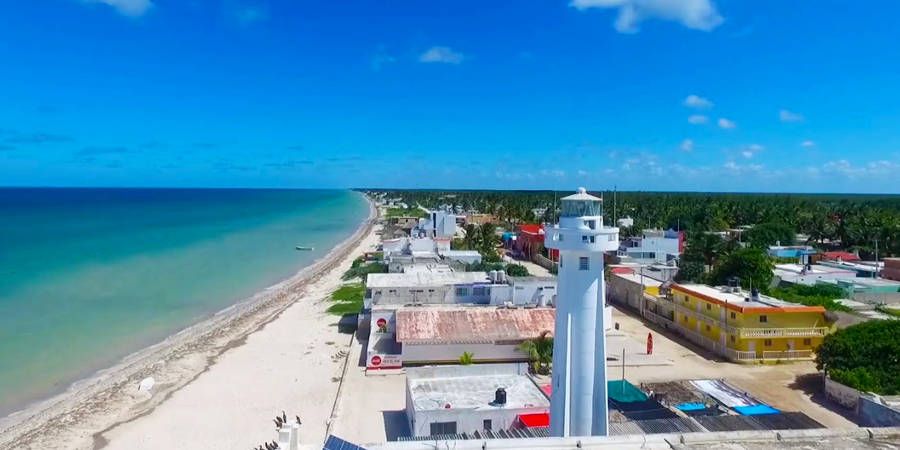 Por Covid cierran playas y malecones de Yucatán