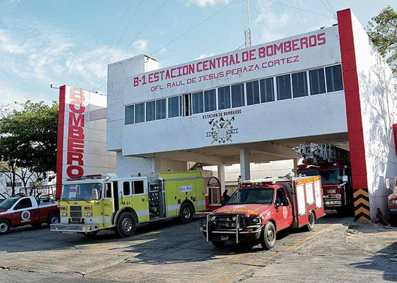 Cesan a director de Bomberos de Benito Juárez por permitir grabar a mujer en bikini