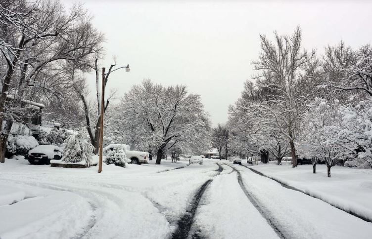 Afectan las nevadas al transporte público con falta de gas natural vehicular