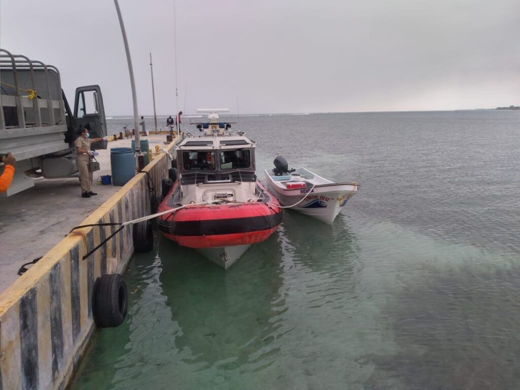 Secretaría de Marina  rescata a dos personas en costas de Quintana Roo