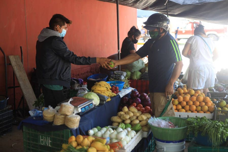 Gobierno de Solidaridad verifica que los tianguis apliquen medidas sanitarias