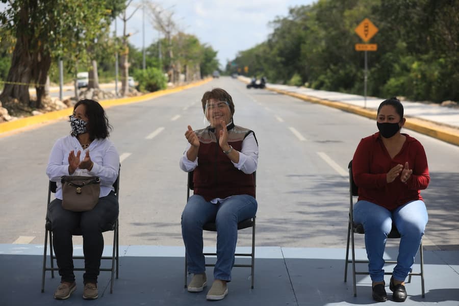 Laura Beristain mejora vialidades en sector poniente de Playa del Carmen