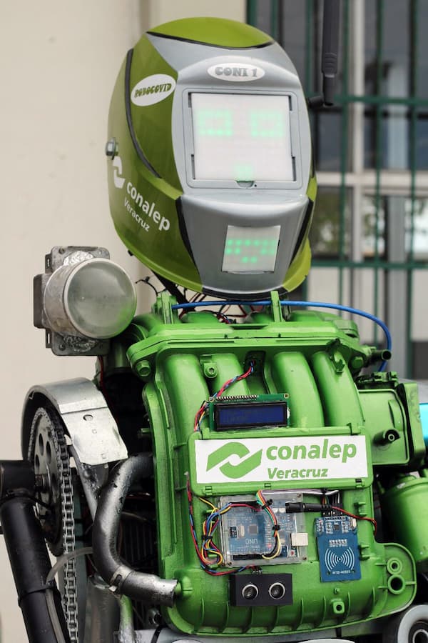 Crean estudiantes de Veracruz el “Coni-1 robotcovid”