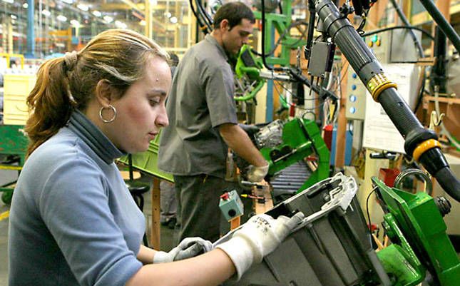 Mujeres salen de la fuerza laboral por pandemia