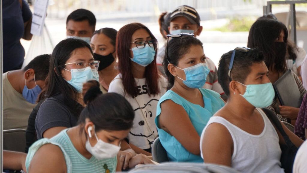 Jóvenes reconocen la buena organización de la campaña de vacunación en Solidaridad