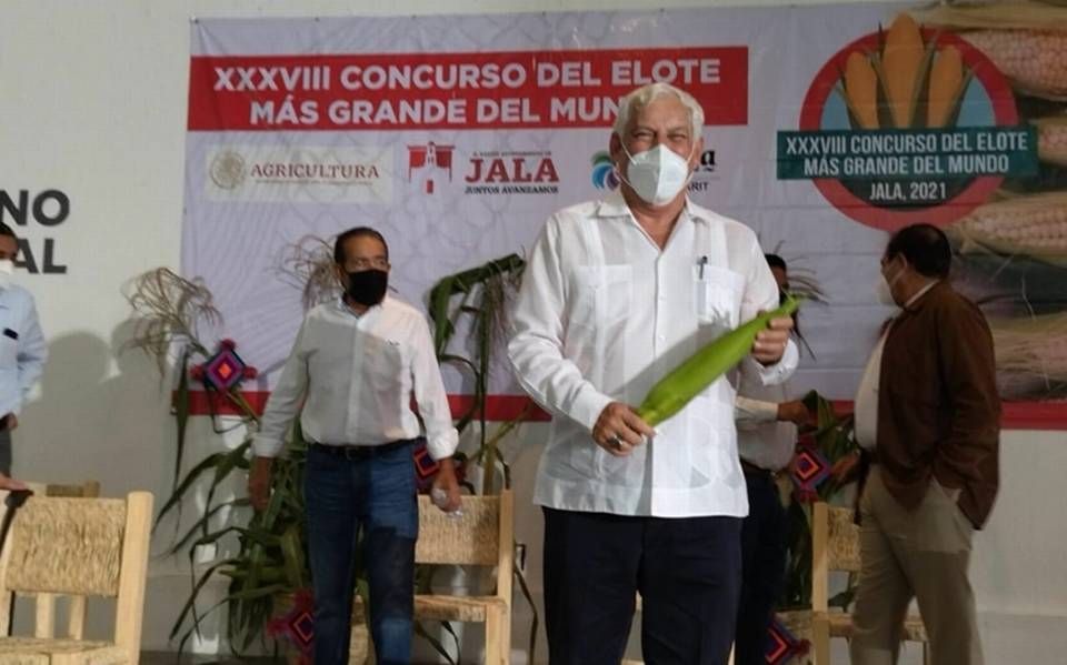 Realizan XXXVIII edición del Concurso del Elote más Grande del Mundo