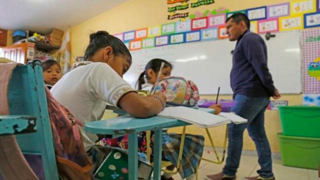 Entregan SEP y SNTE más de 44 mil basificaciones para personal educativo en CDMX