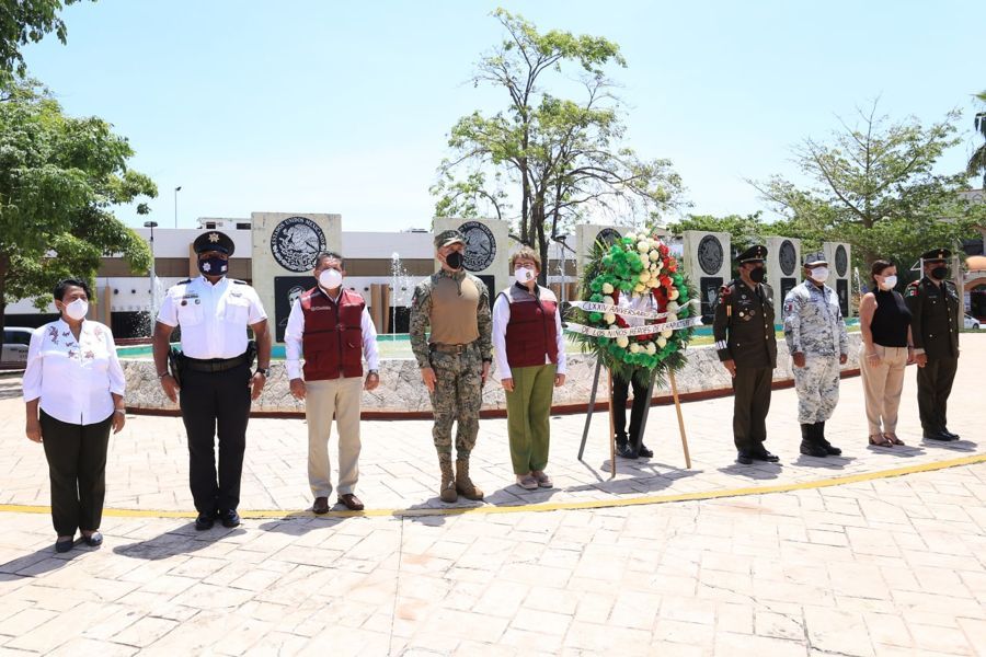 Con la asistencia de mandos militares se conmemora en Solidaridad a los Niños Héroes