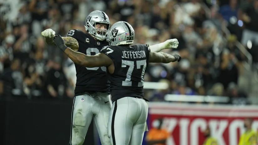 Los Raiders vencen a Raven