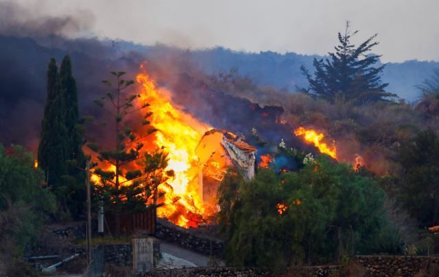 Volcán de La Palma arroja más lava