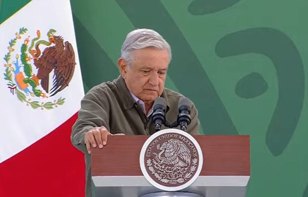 Estamos sacando adelante a CFE y PEMEX: AMLO