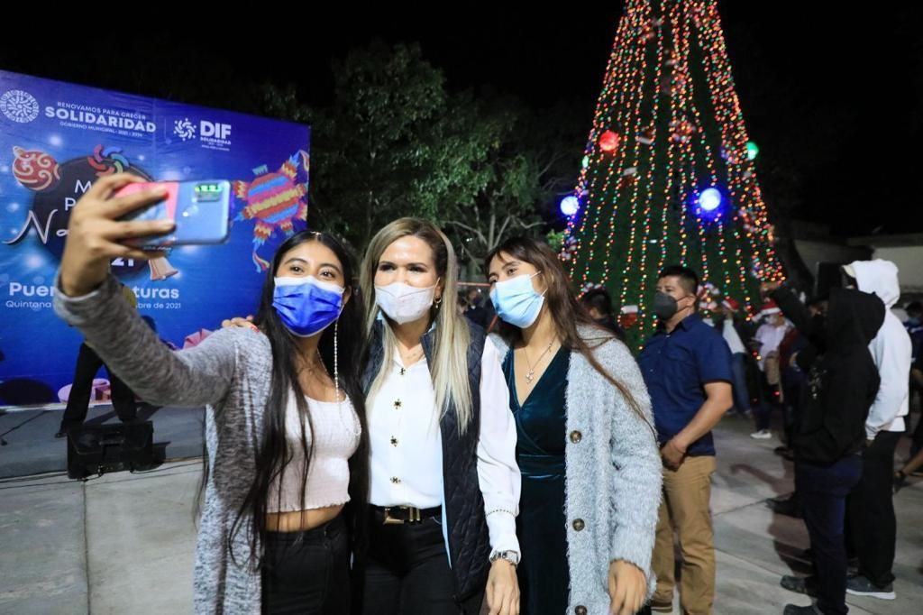 Gobierno de Solidaridad y el DIF festejan la navidad en Puerto Aventuras.
