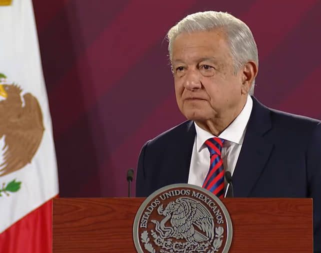 Pide AMLO a aliados defender reforma sobre pensión 65+