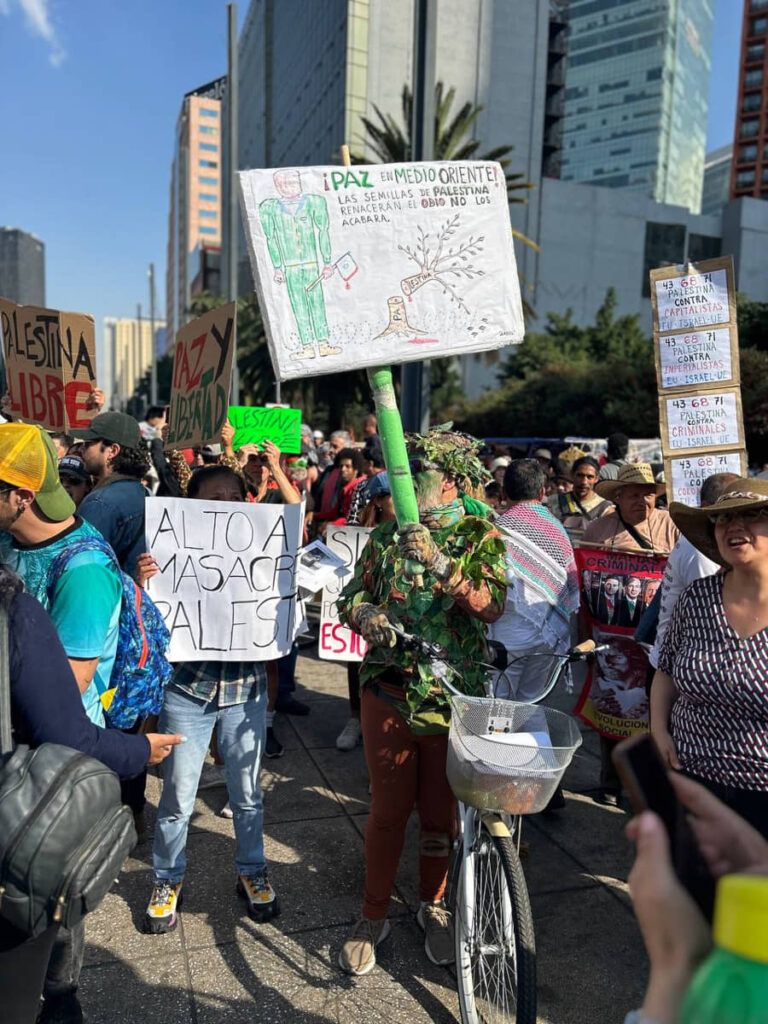 Miles de personas marcharon en CDMX contra la violencia en Palestina