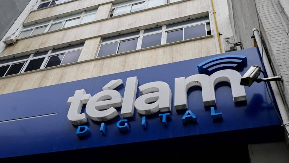 Cierra Milei instalaciones de la agencia estatal de noticias, Télam