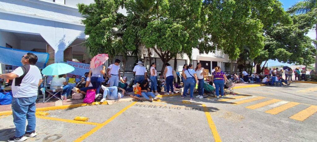 Maestros rechazan acuerdo de regreso a clases y convocan a manifestación en Playa del Carmen