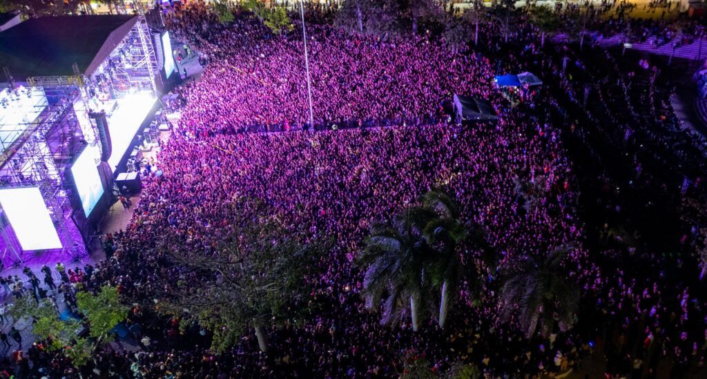 Nicki Nicole hace vibrar a 30 mil personas en espectacular cierre del Carnaval de Playa del Carmen 2025